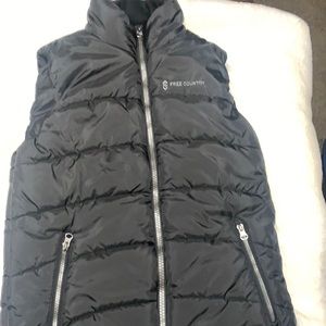 Womens Puff Vest..NWOT...size small...very thick and warm!!